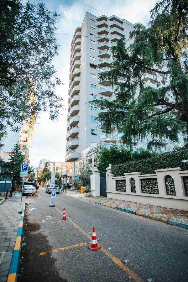 The Heart Of Tirana Apartment Exterior photo